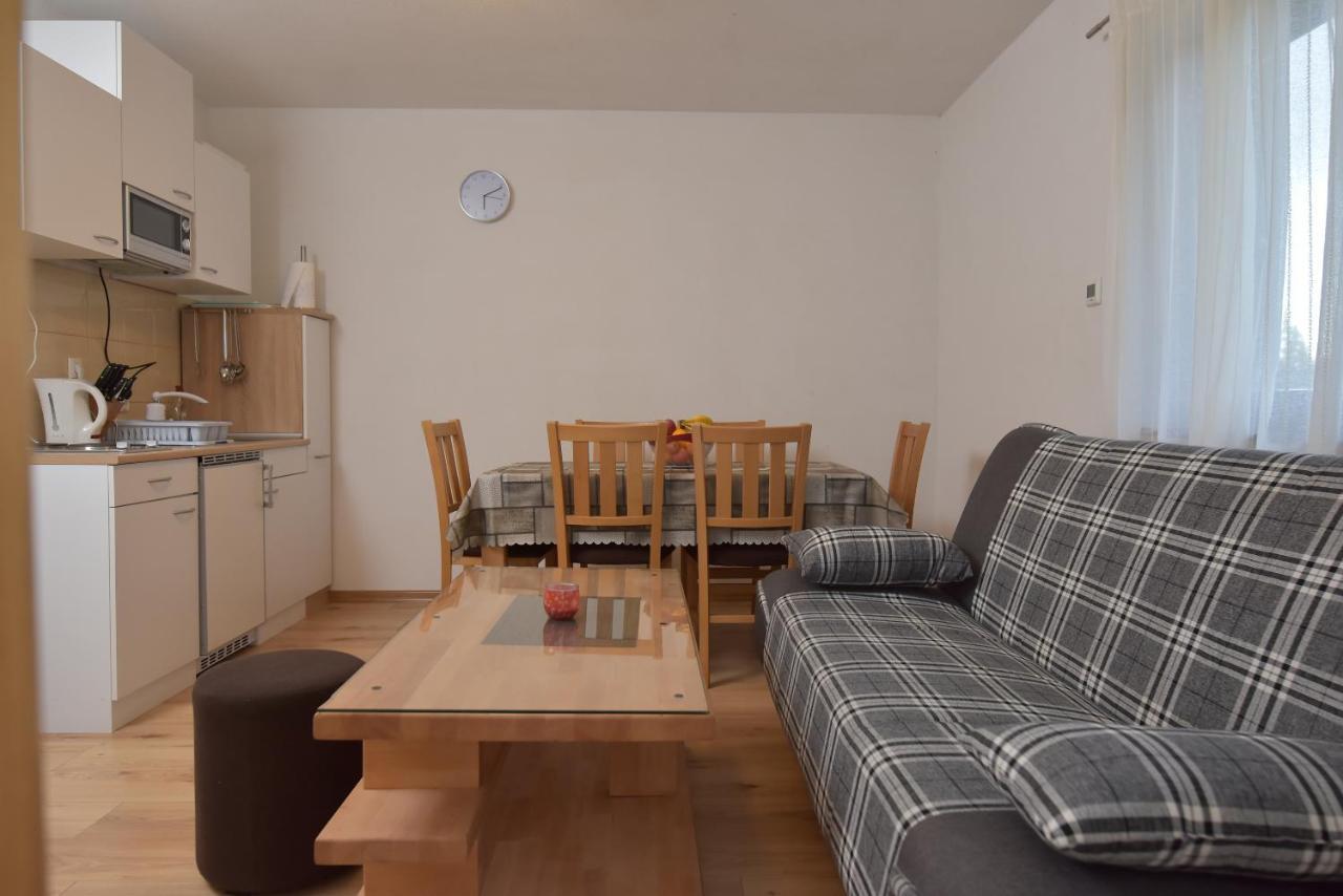Apartments Villa Deja ยาโฮรินา ภายนอก รูปภาพ